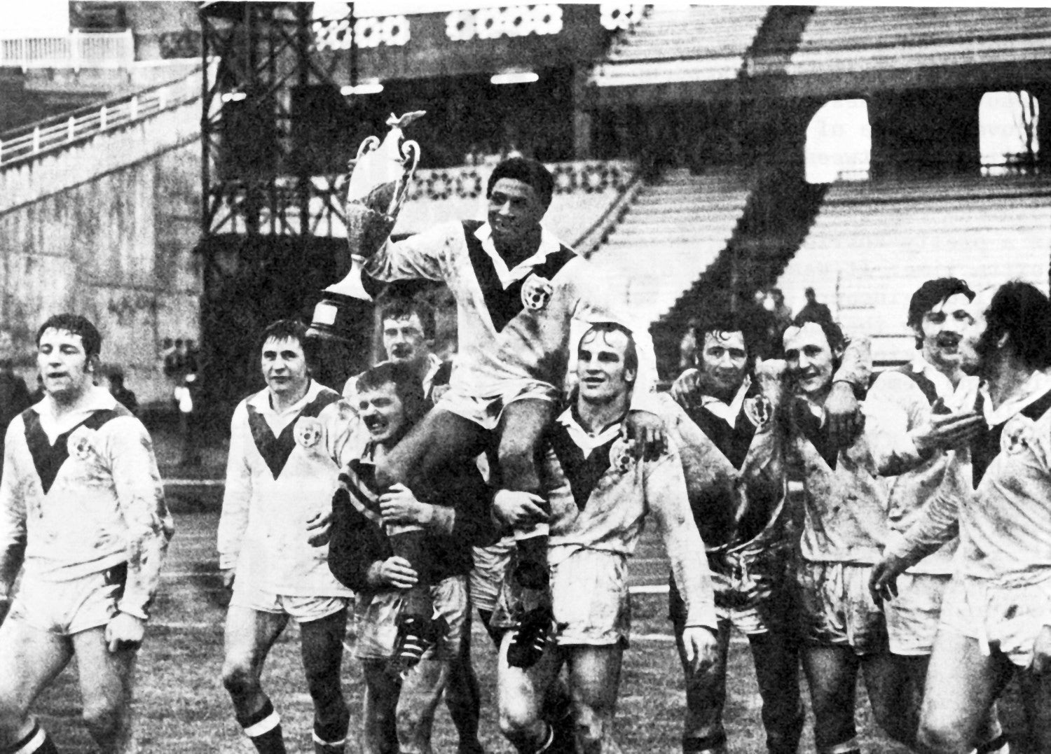 Clive Sullivan holding the 1972 Rugby League World Cup