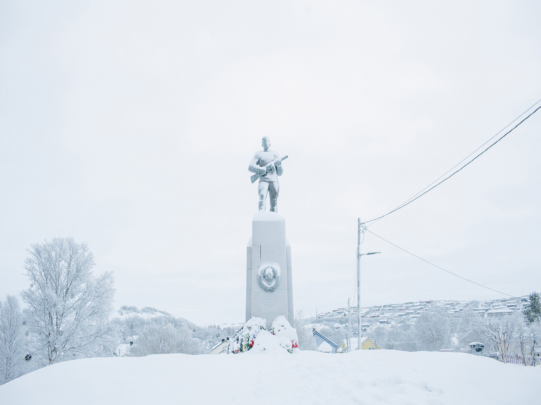 In Kirkenes is a Norwegian monument honouring the soldiers of the Soviet army who liberated the town from Nazi German occupation in 1944