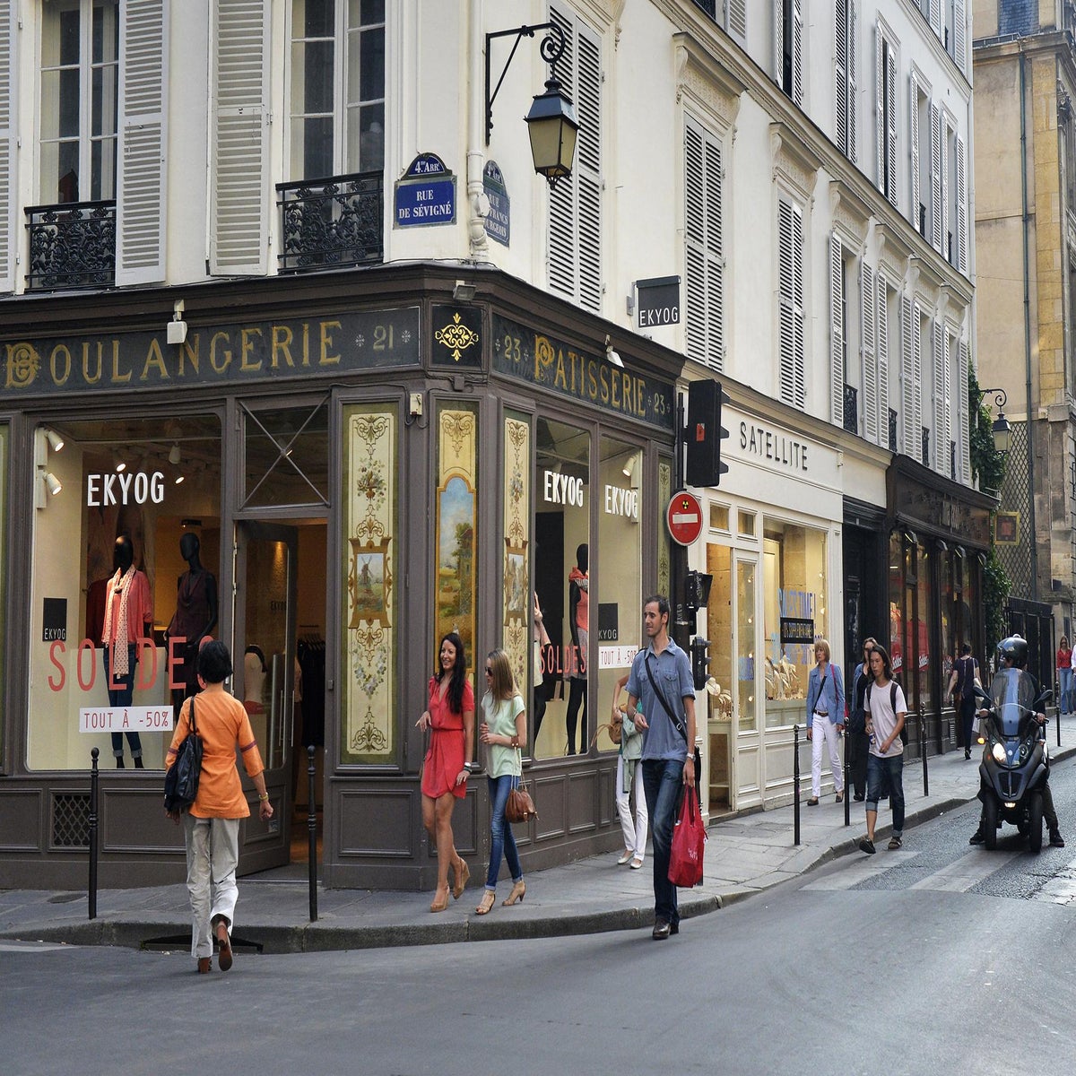 Paris epicerie - a local grocery store in the Marais district of