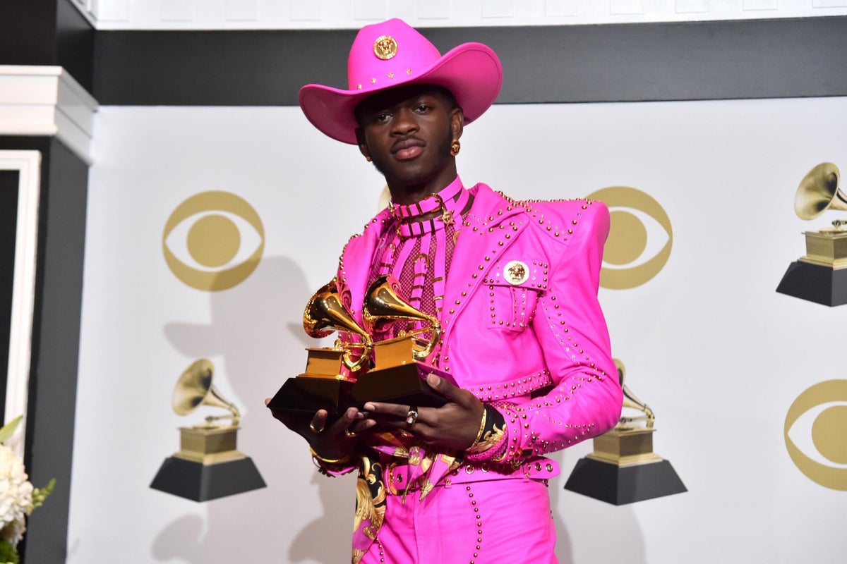 Lil Nas X Wears a Neon Versace Look & More Men in Pink at the 2020 Grammy  Awards