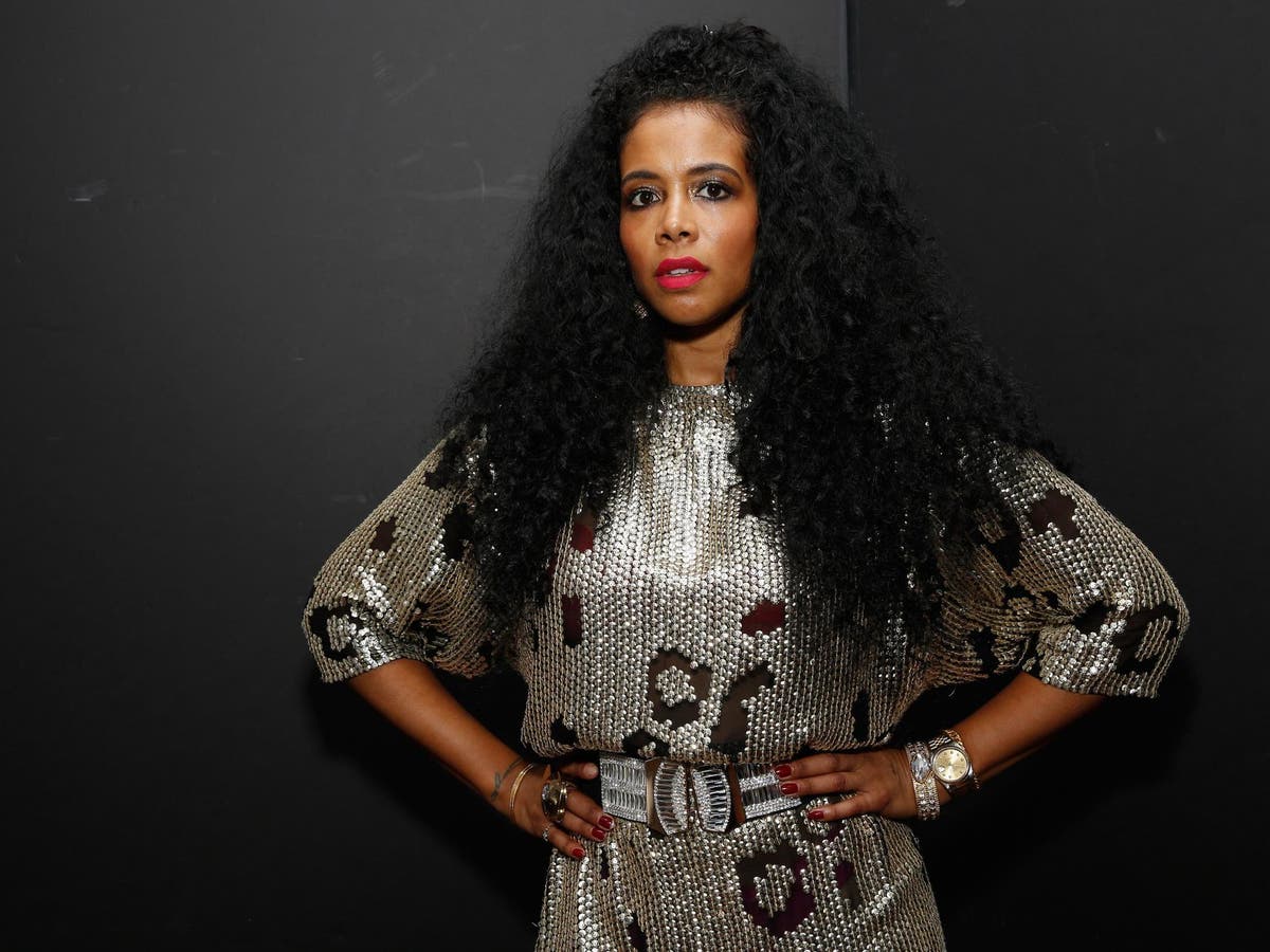 Kelis says seeing photos of Rihanna after Chris Brown assault led her to  leave 'abusive' partner | The Independent | The Independent