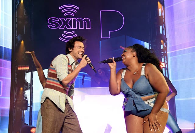 Harry Styles performs 'Juice' with Lizzo at the SiriusXM and Pandora Opening Drive Super Concert Series