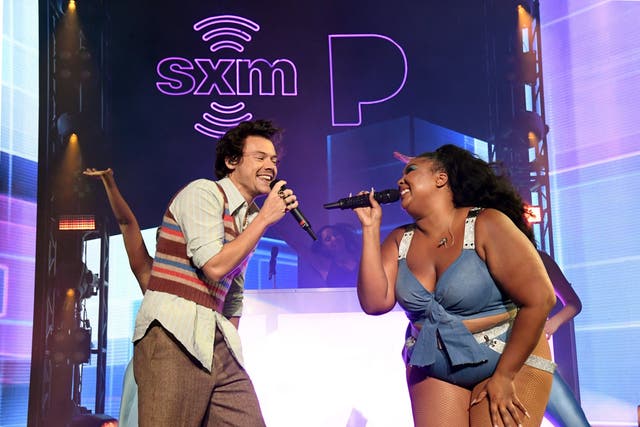 Harry Styles performs 'Juice' with Lizzo at the SiriusXM and Pandora Opening Drive Super Concert Series
