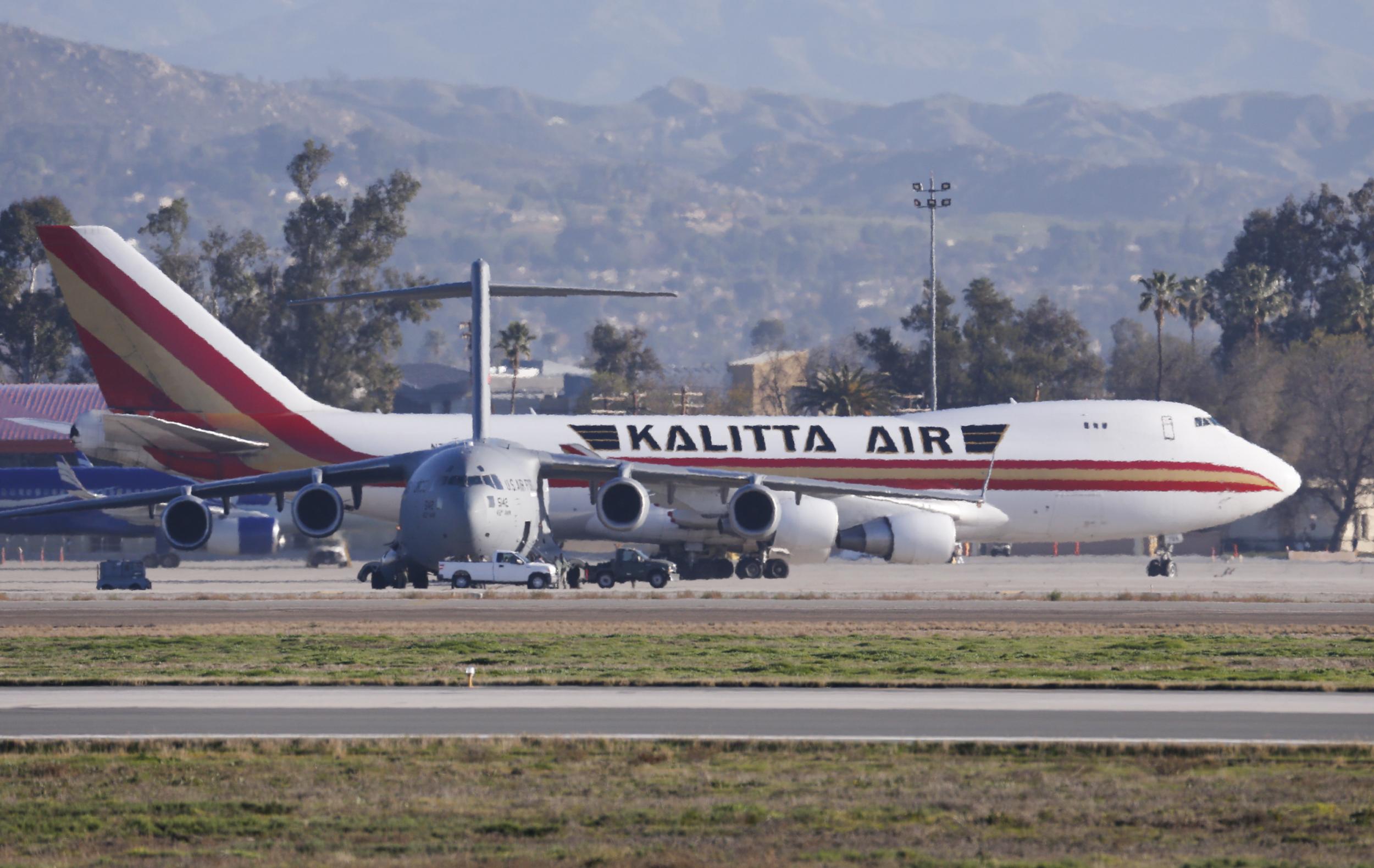 Coronavirus: CDC issues 'unprecedented' federal quarantine for Americans returning from Wuhan as US airlines halt China flights