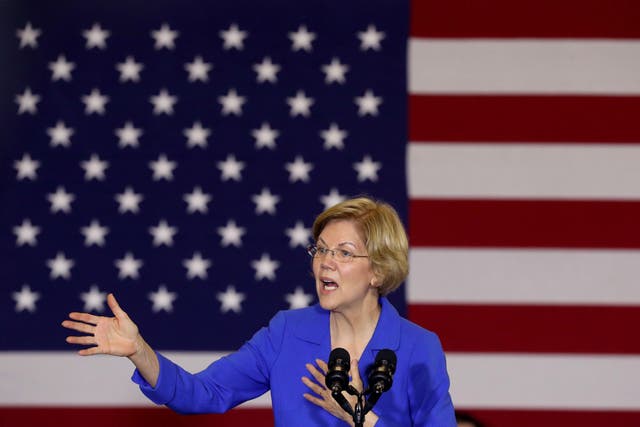 A video shared by right-wing media accuses Elizabeth Warren of 'hiding' while getting of a jet in Iowa.