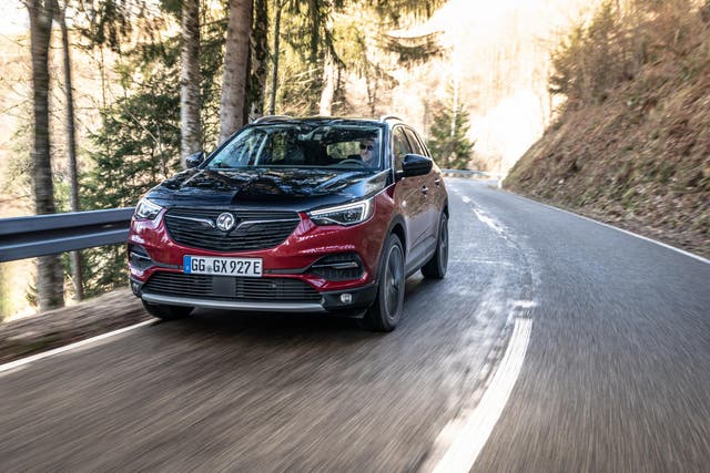 An optional two-tone paint job has the bonnet roof and pillars finished in a glossy black – just the right side of bling