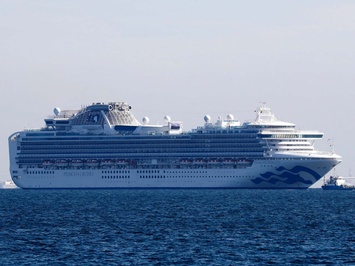 Coronavirus: Hundreds of Americans quarantined on Japan cruise ship as ...