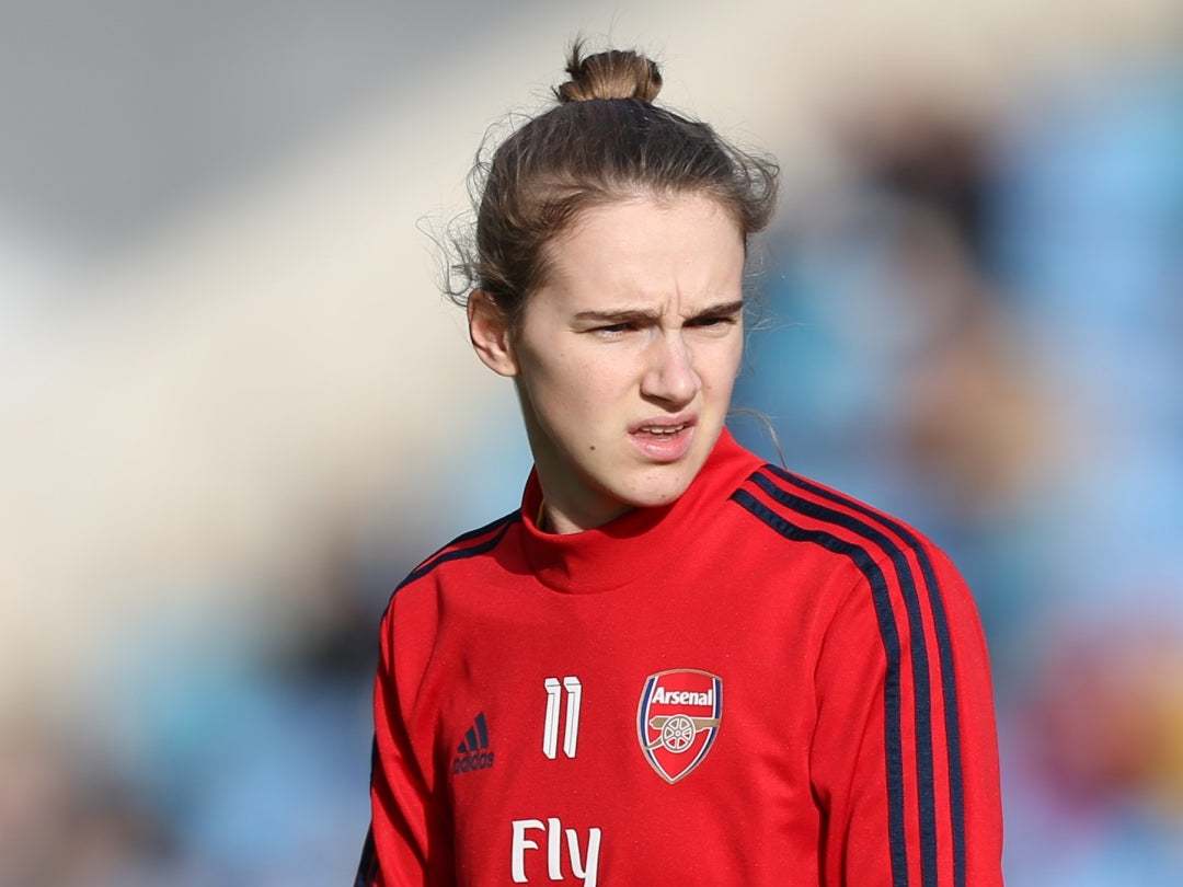 Vivianne Miedema believes an elite male player must come out for the game to accept gay players