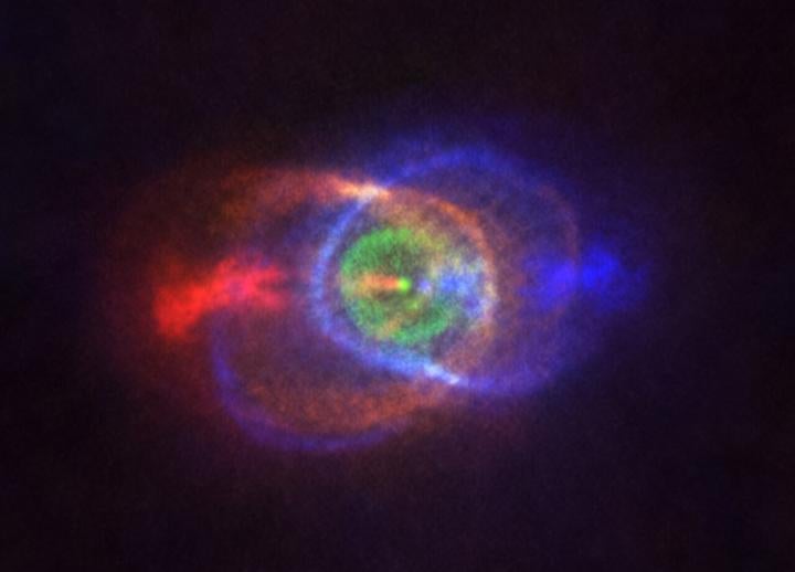 This new ALMA image shows the outcome of a stellar fight: a complex and stunning gas environment surrounding the binary HD101584