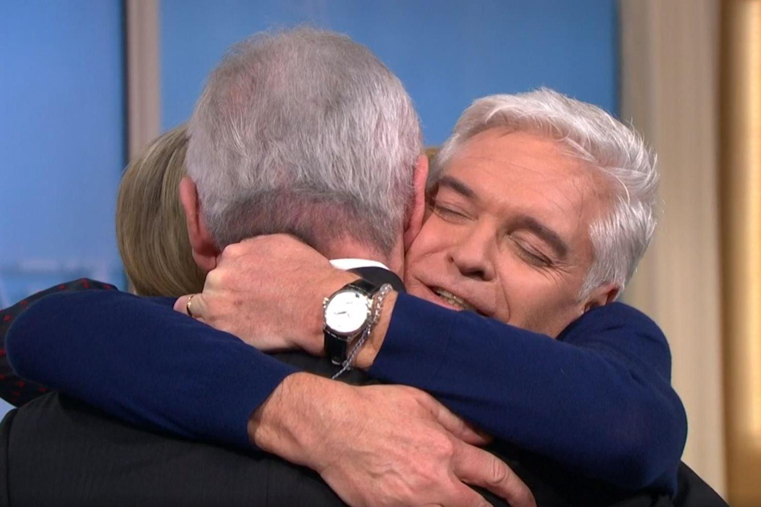 Please Be Kind Phillip Schofield Comes Out As Gay 