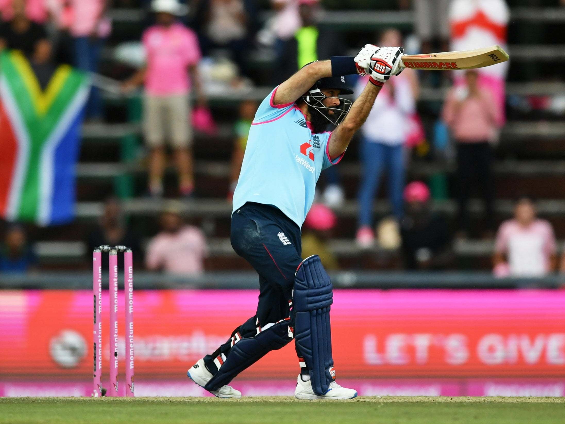 England survive wobble to square ODI series with South Africa