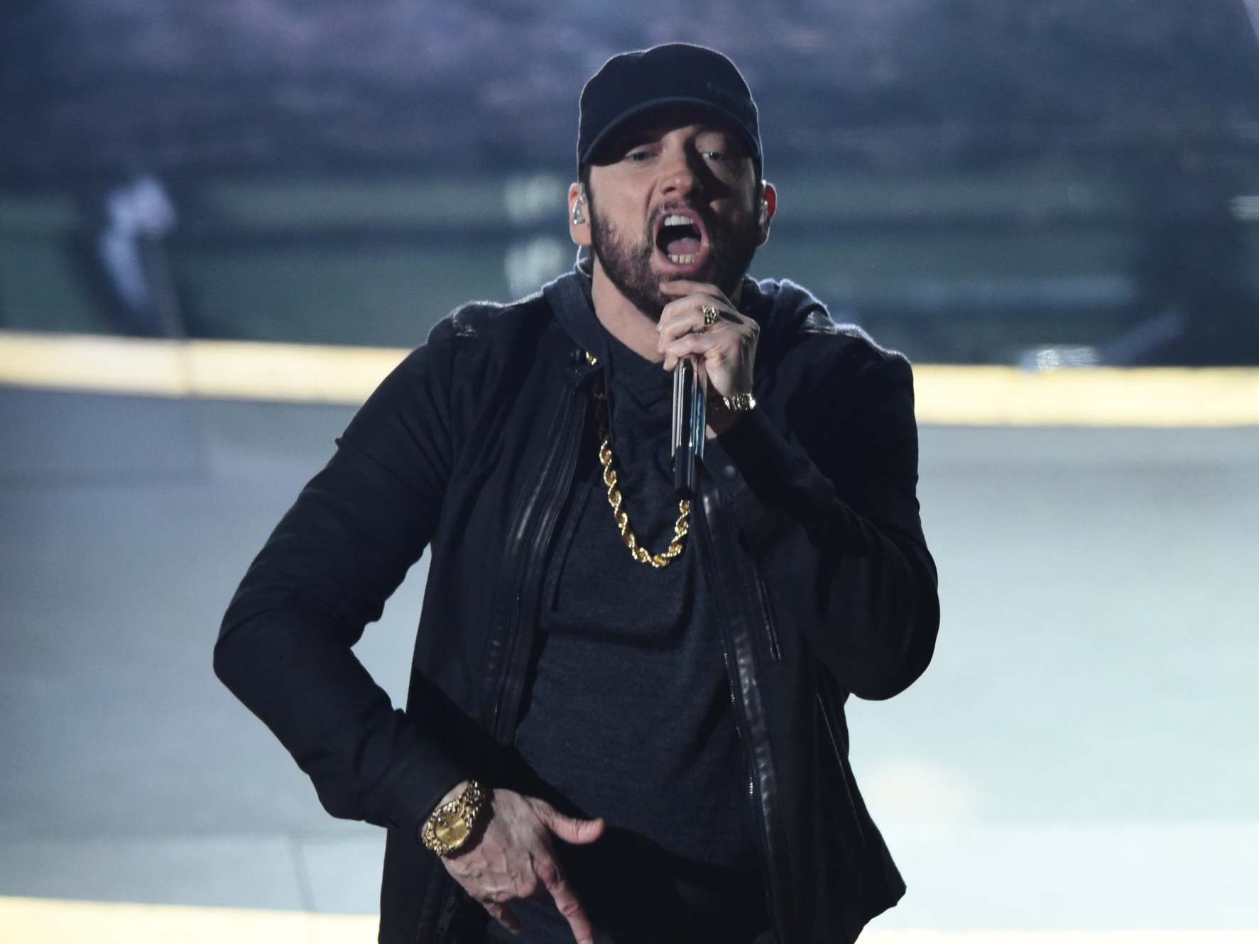Oscars 2020 Eminem Performs Surprise Rendition Of Lose Yourself Ahead Of Best Original Song Oscar The Independent The Independent