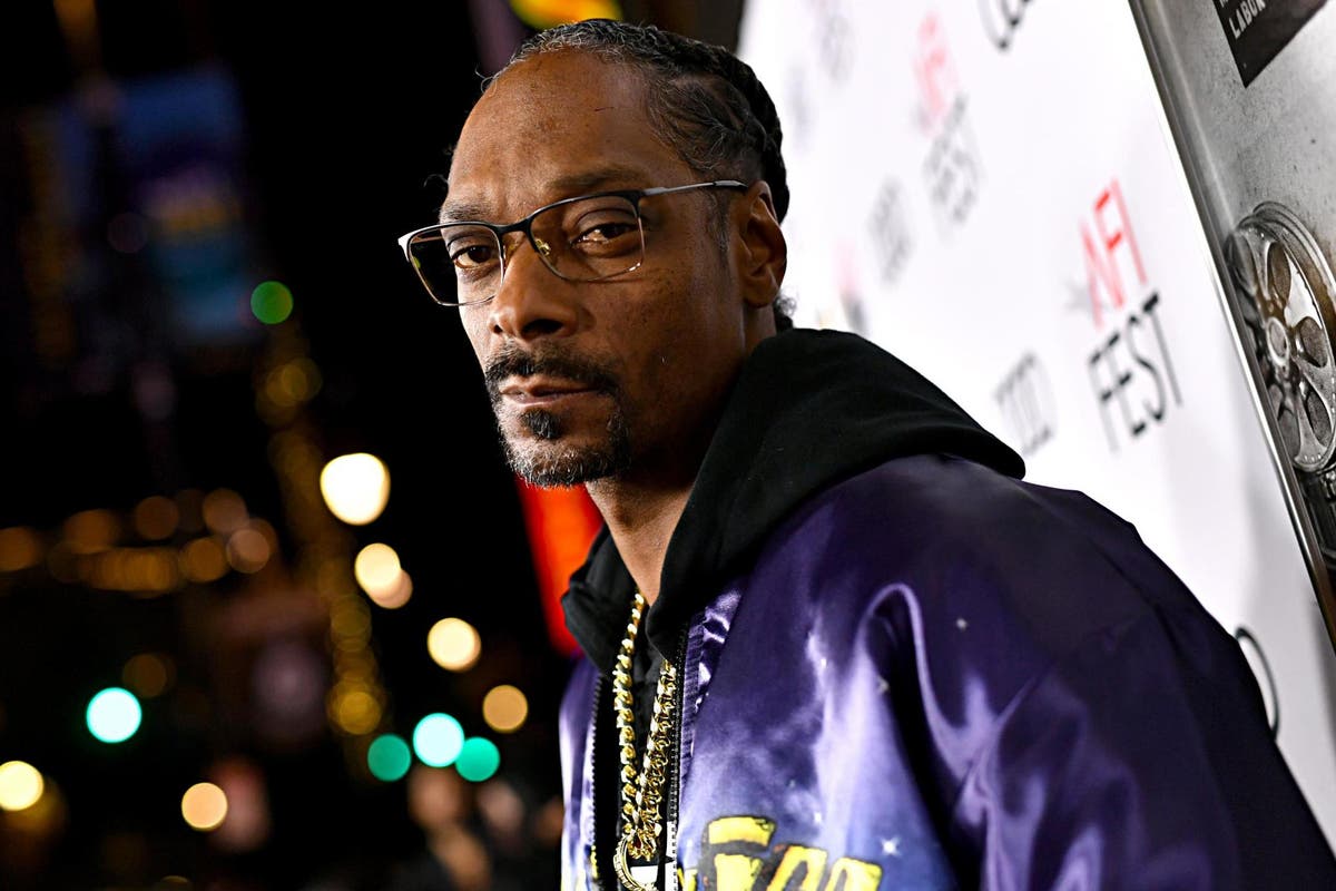 Snoop Dogg takes over the Staples Center 