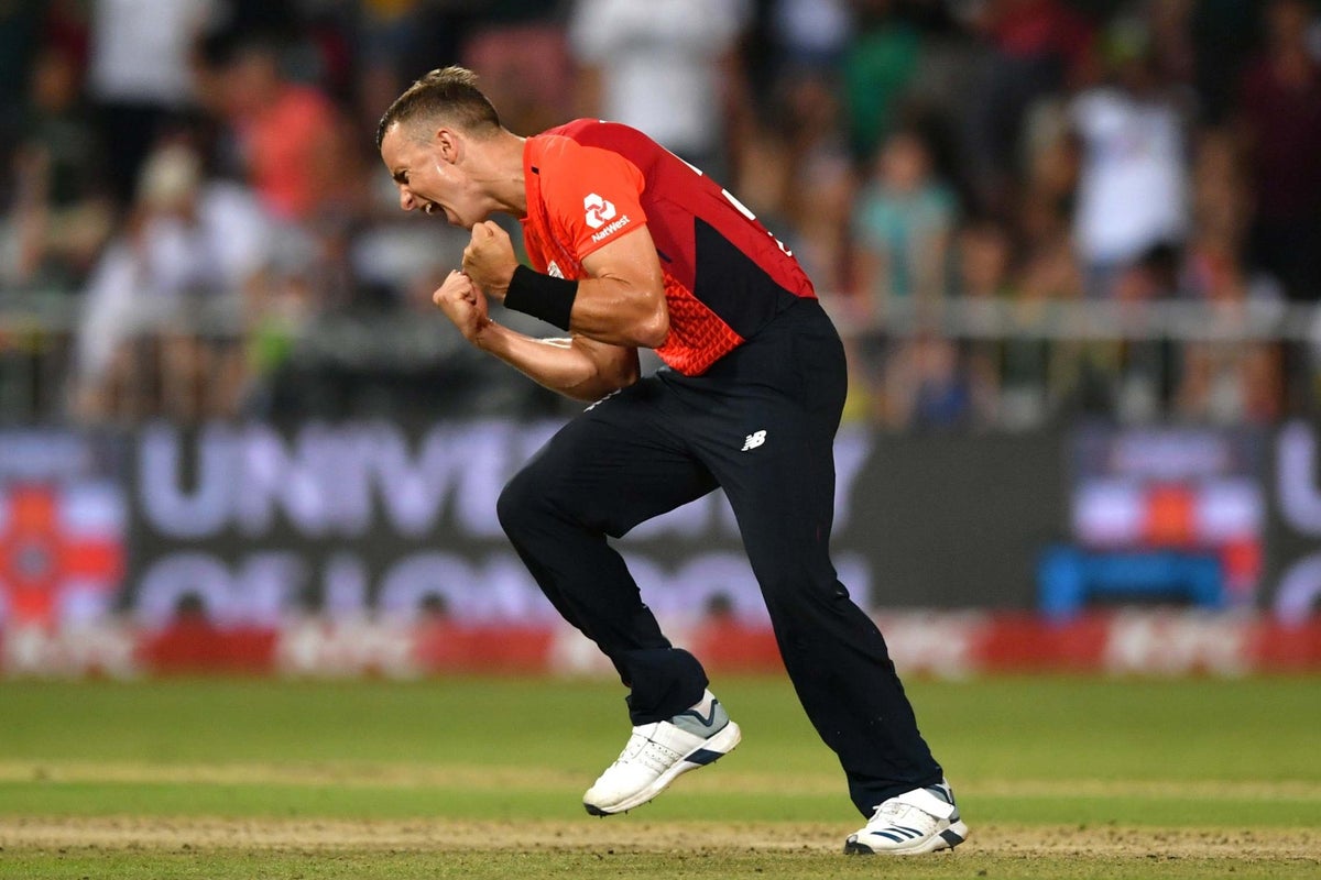 Tom Curran holds nerve as England defeat South Africa to level T20 ...