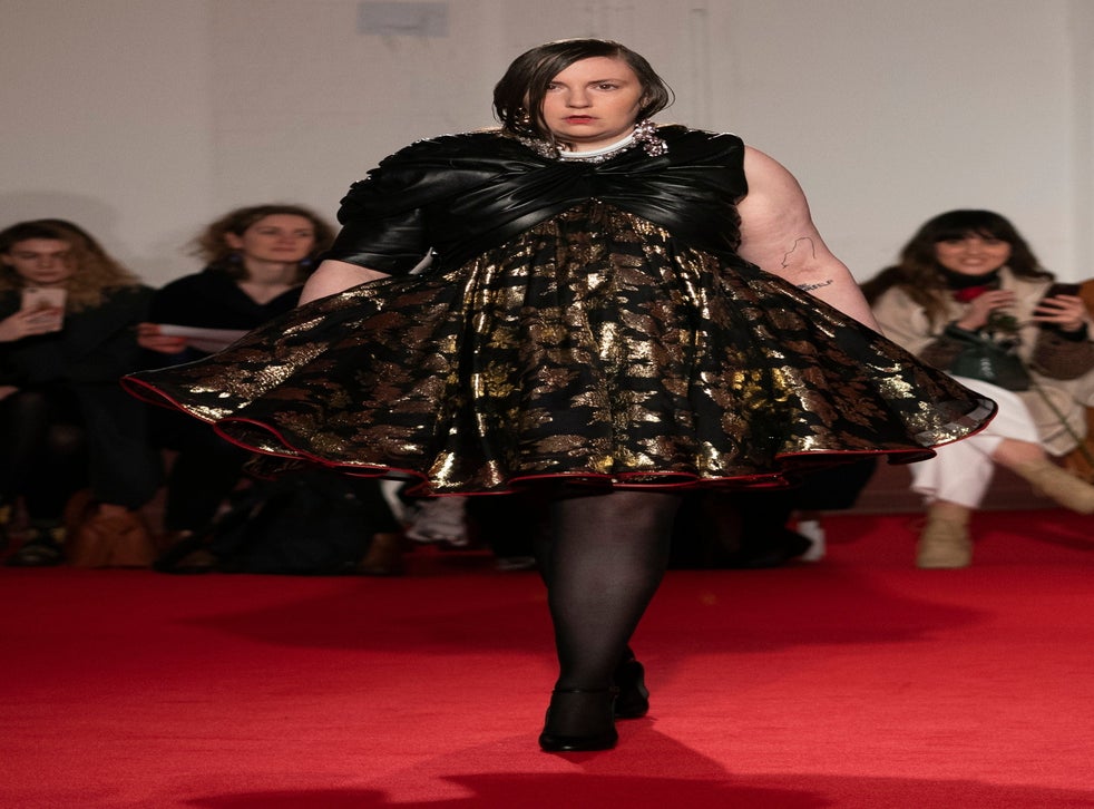 London Fashion Week Lena Dunham Has ‘dream Come True Making Catwalk Debut The Independent 