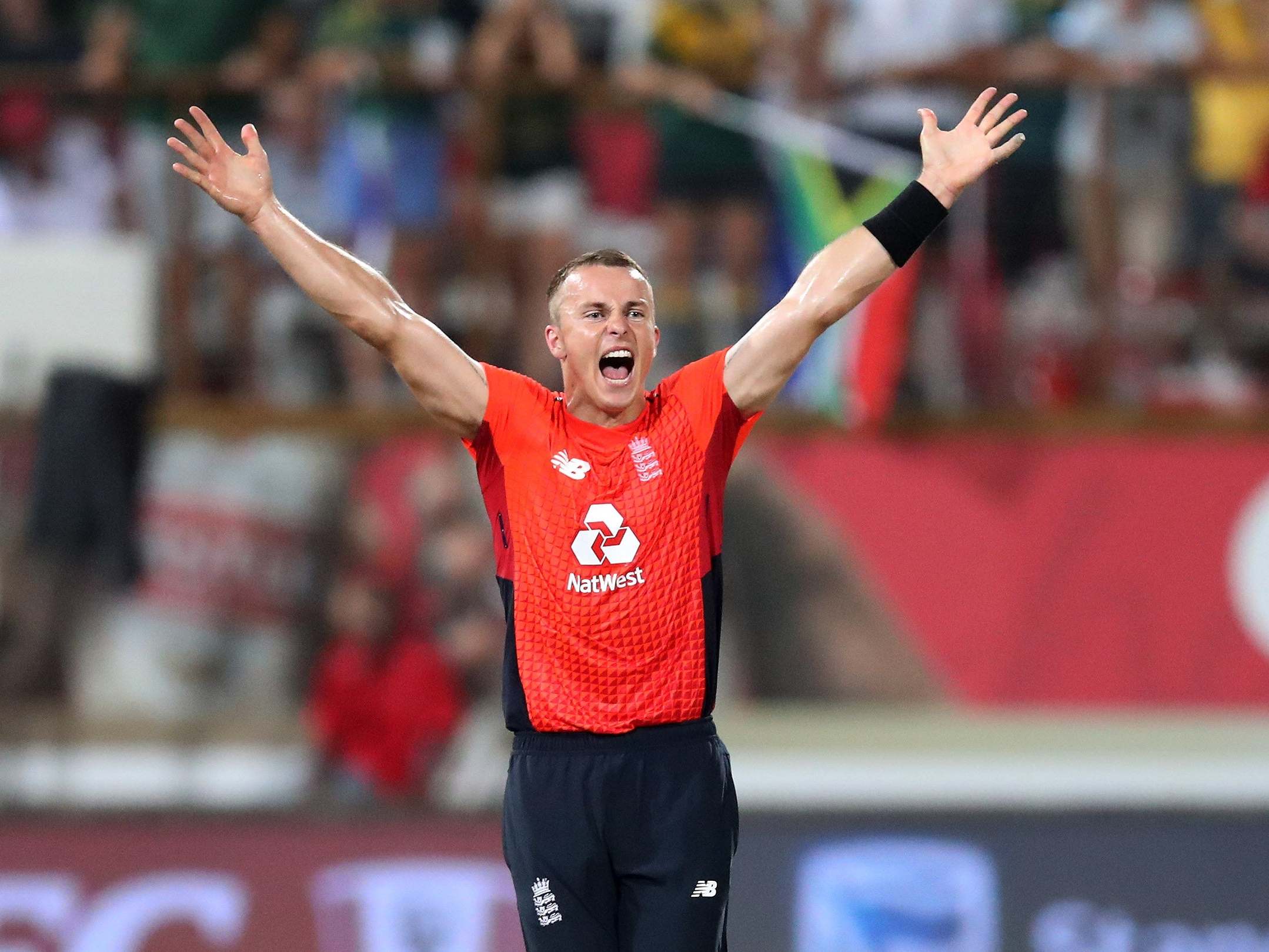 Eoin Morgan hails Tom Curran&apos;s &apos;unbelievable&apos; death bowling in England&apos;s T20 win over South Africa