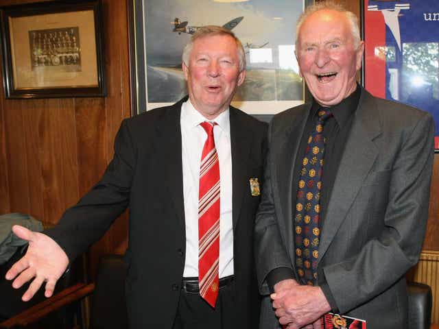 Harry Gregg, right, who has died aged 87, pictured with Sir Alex Ferguson