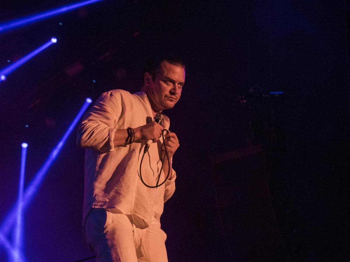 Rock Music Fan Throws Dead Friend S Ashes On Stage At Mike Patton During Brooklyn Gig The Independent The Independent
