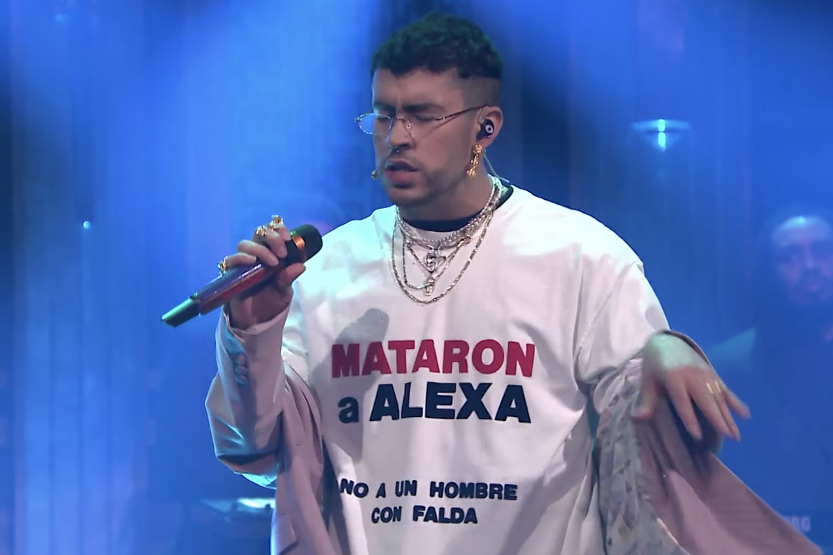 træk vejret hydrogen disharmoni Bad Bunny pays tribute to transgender woman shot dead in Puerto Rico during  Jimmy Fallon appearance | The Independent | The Independent