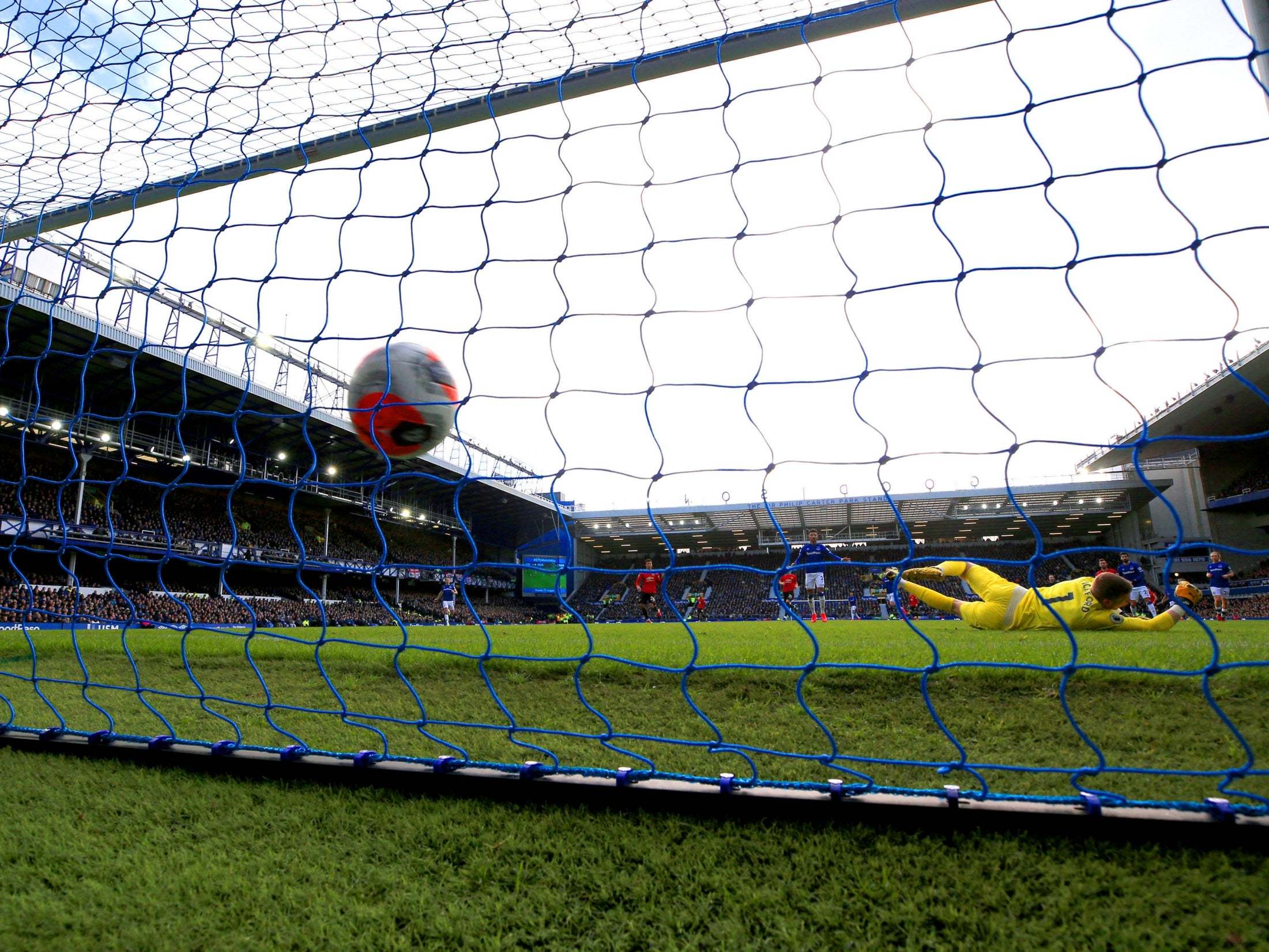 Pickford is beaten at his near post