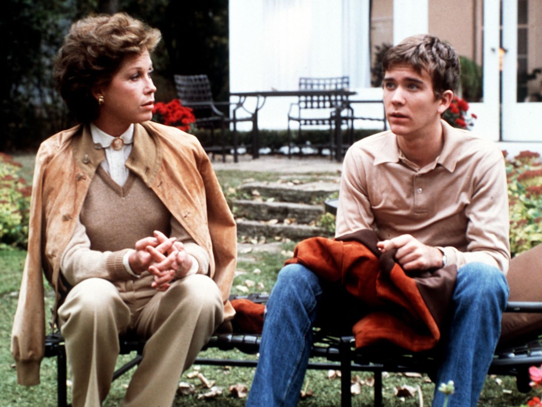 An Oscar-winning Hutton stars alongside Mary Tyler Moore in ‘Ordinary People’ (1980)