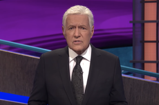 Alex Trebek discusses ‘great pain’ one year after cancer diagnosis