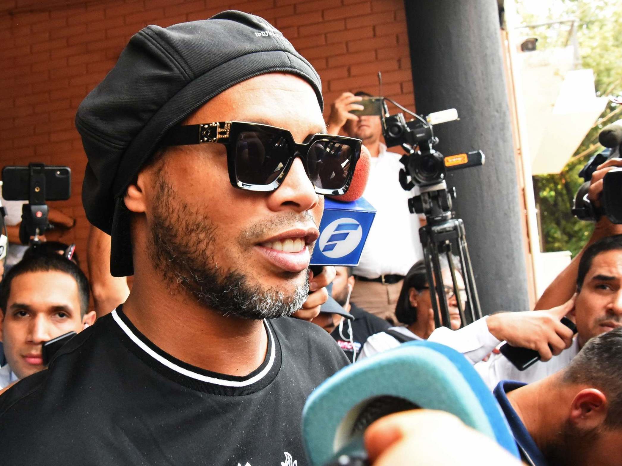 Ronaldinho is to be freed in adulterated passport case