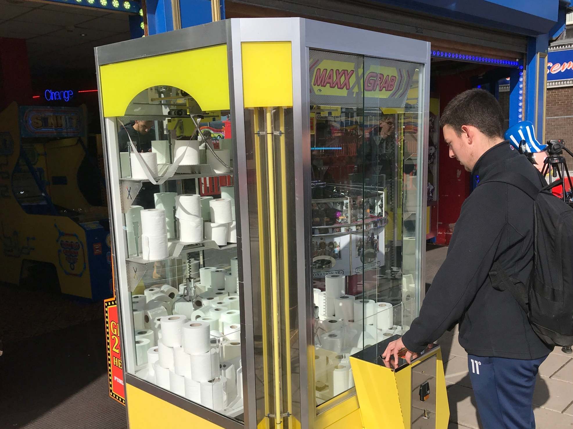 prize grabber machine