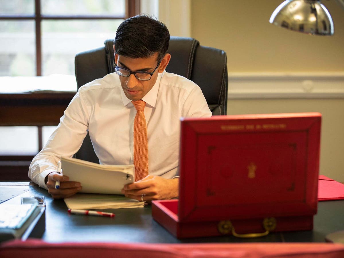 Why Are Investors Paying The British Government So It Can Borrow Their Money The Independent The Independent