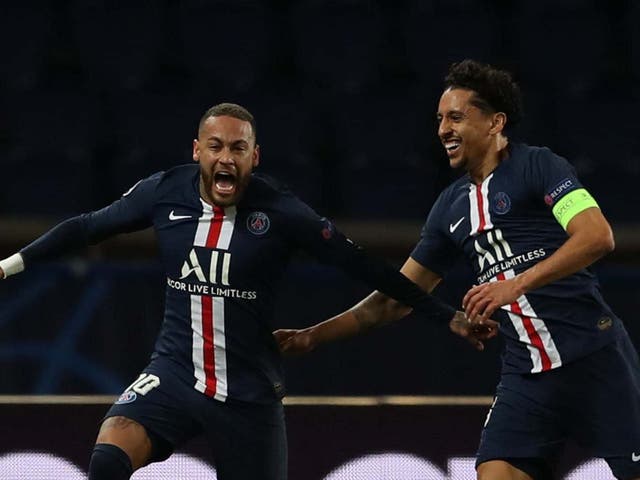Neymar of Paris Saint-Germain celebrates