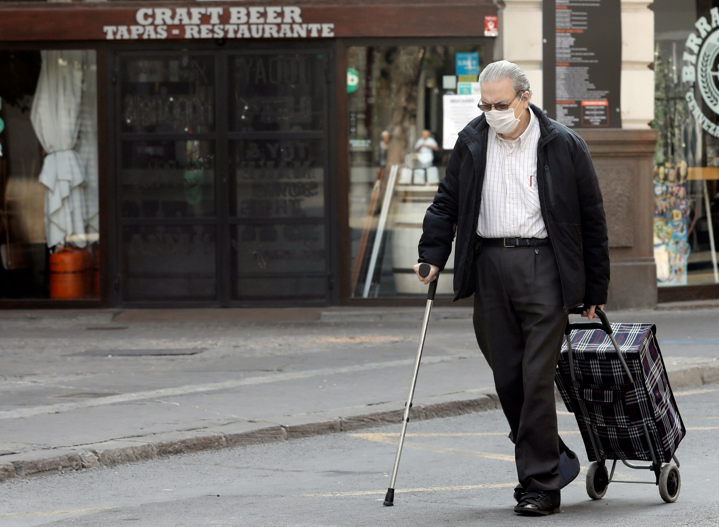 Coronavirus: Spanish government imposes lockdown of entire country amid spread of virus