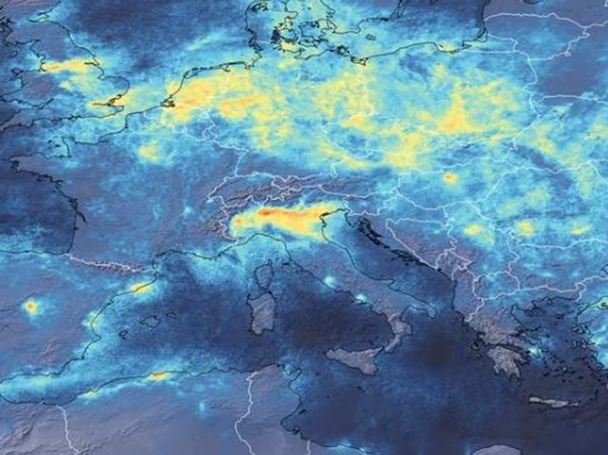 Coronavirus causes air pollution over northern Italy to plummet as factories close and travel halted