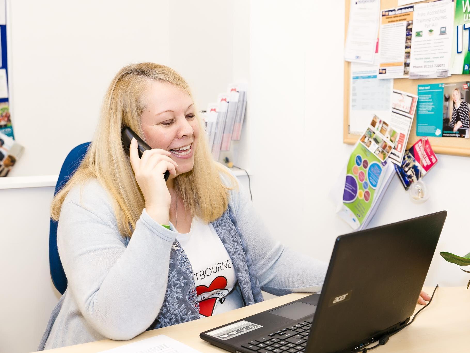 Coronavirus: Seaside town adopts &apos;Blitz spirit&apos; with launch of telephone befriending service