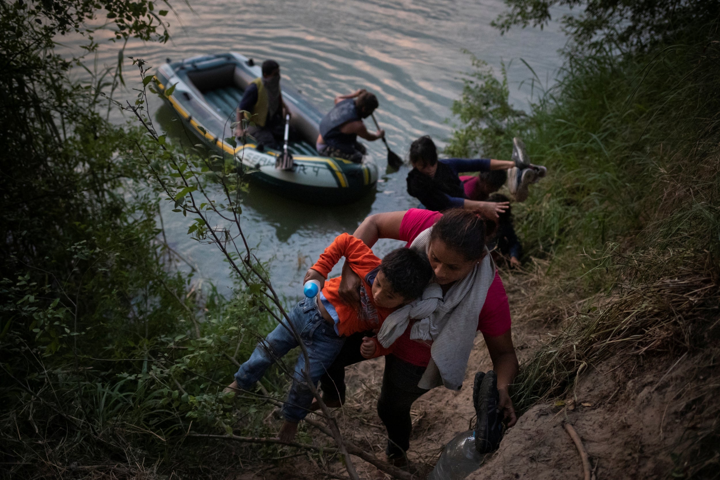 A year documenting migration on the Rio Grande