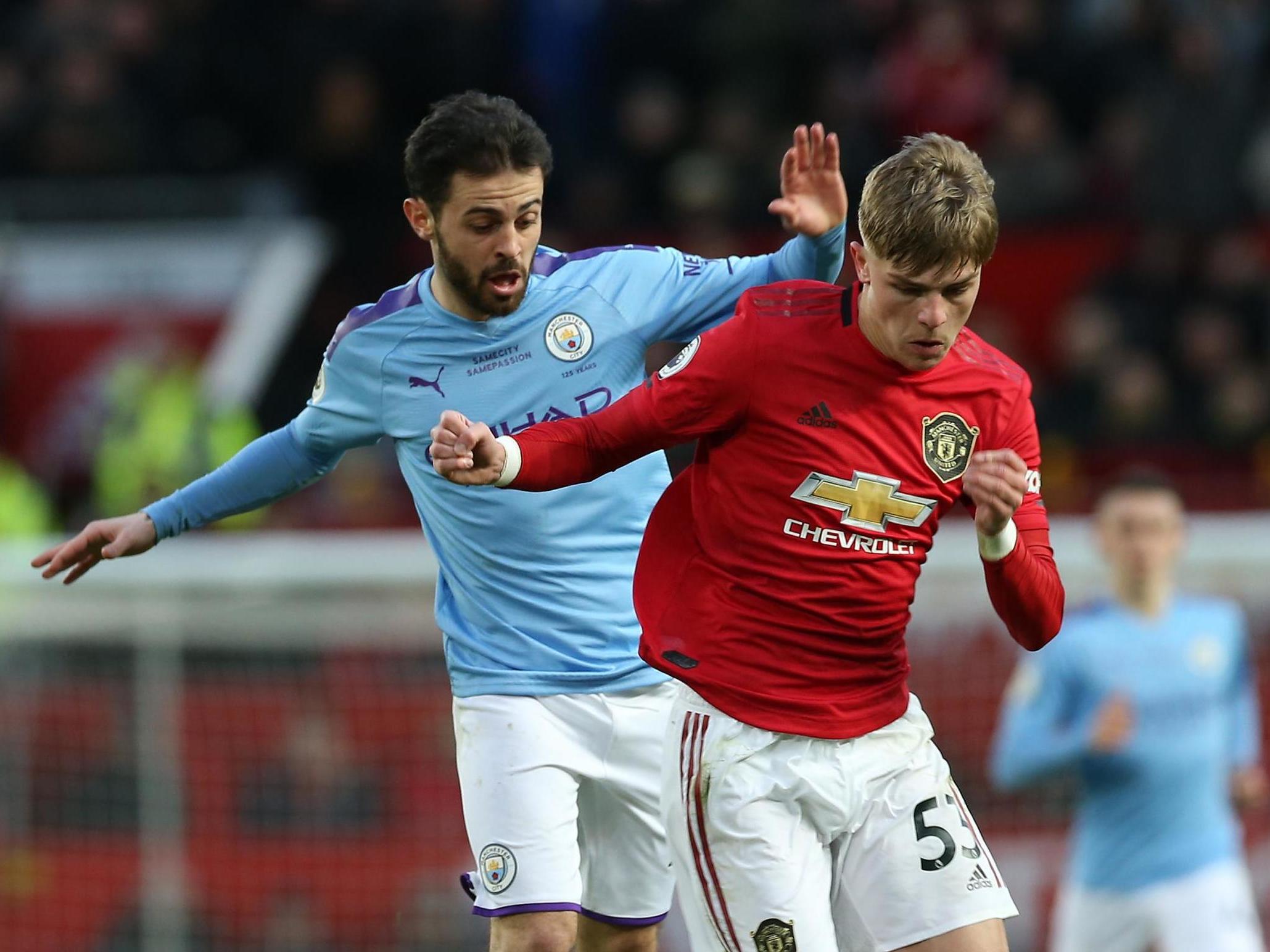 Coronavirus: Manchester United and Manchester City join forces to donate £100,000 to local food banks