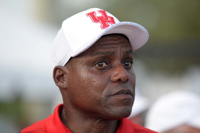 Nine-time Olympic champion Carl Lewis believes the 2020 Tokyo Games cannot go ahead