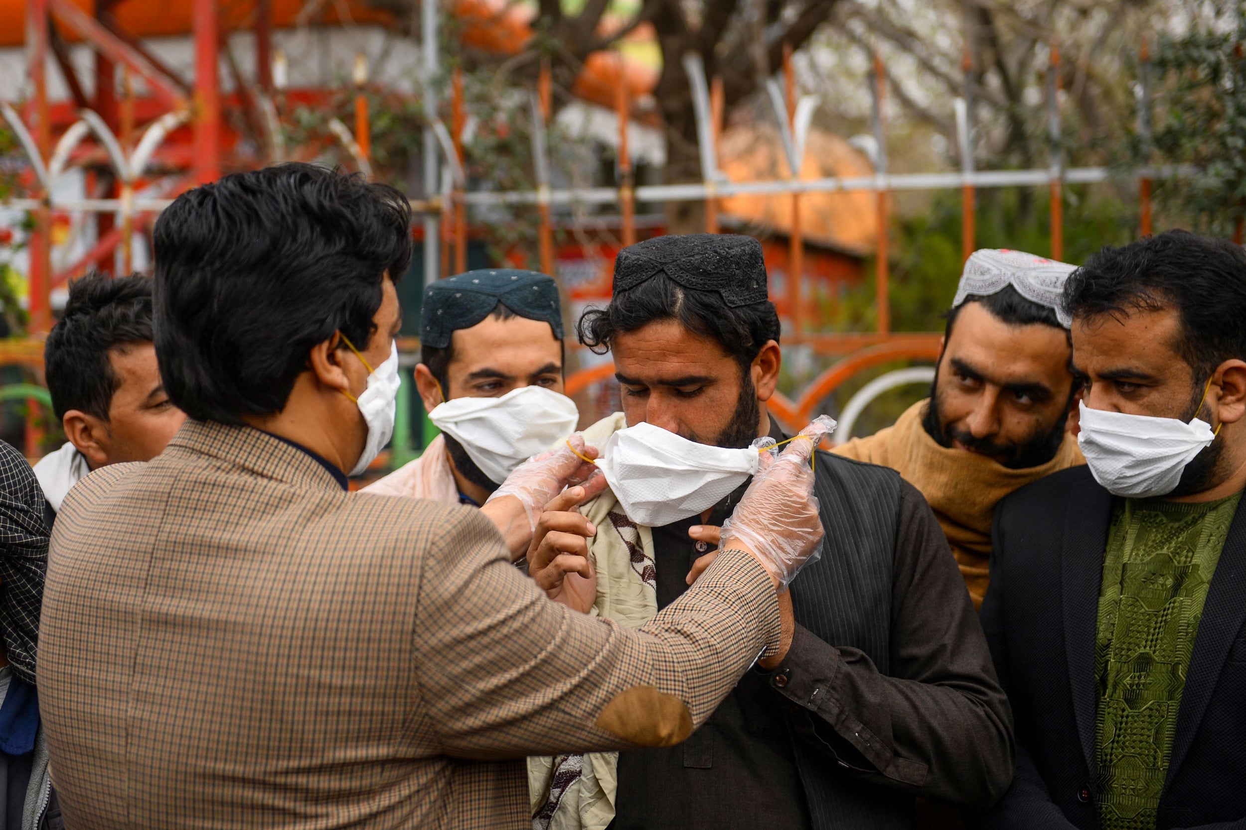 With porous borders, Afghanistan and Pakistan face a potentially devastating health crisis (AFP/Getty)