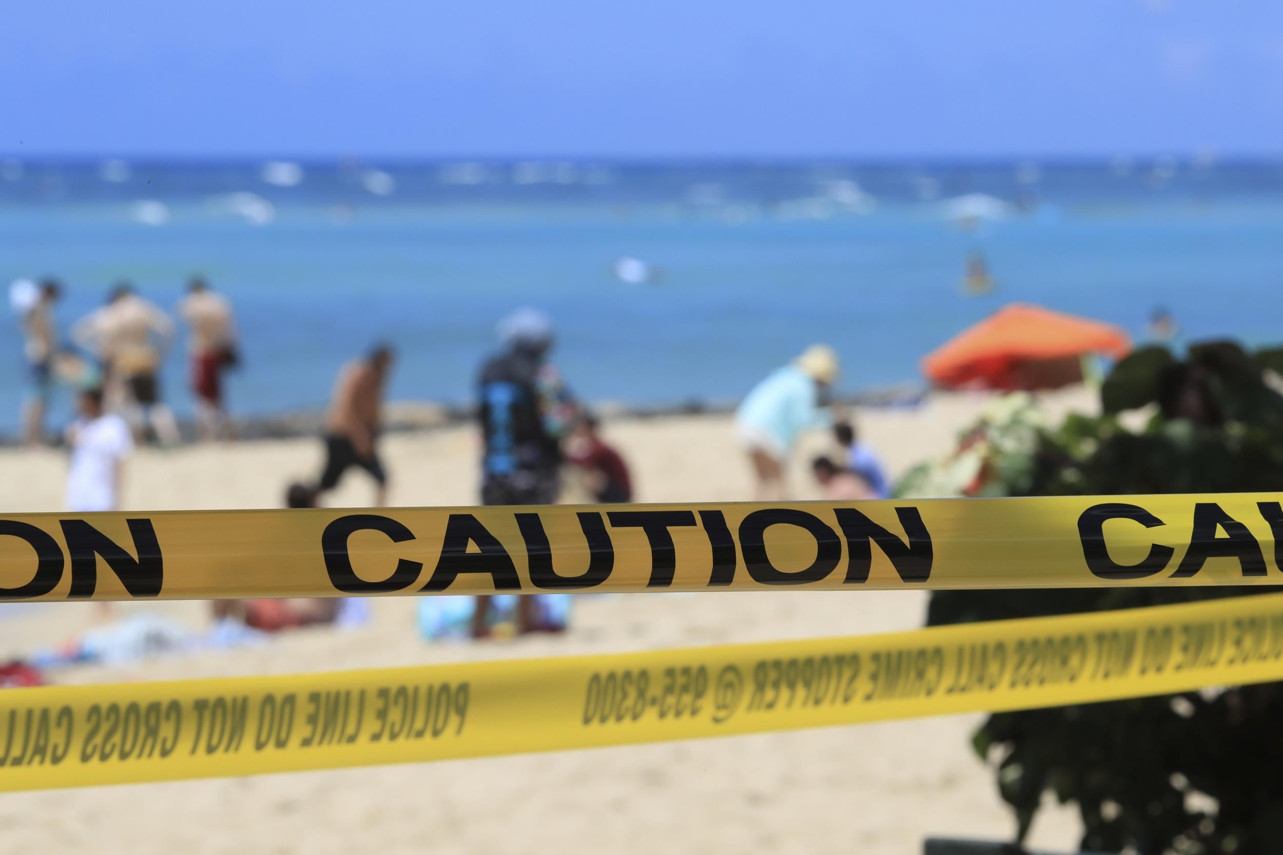 Coronavirus: Californians flock to Joshua Tree despite order to stay at home while sunbathers fill closed Hawaii beaches