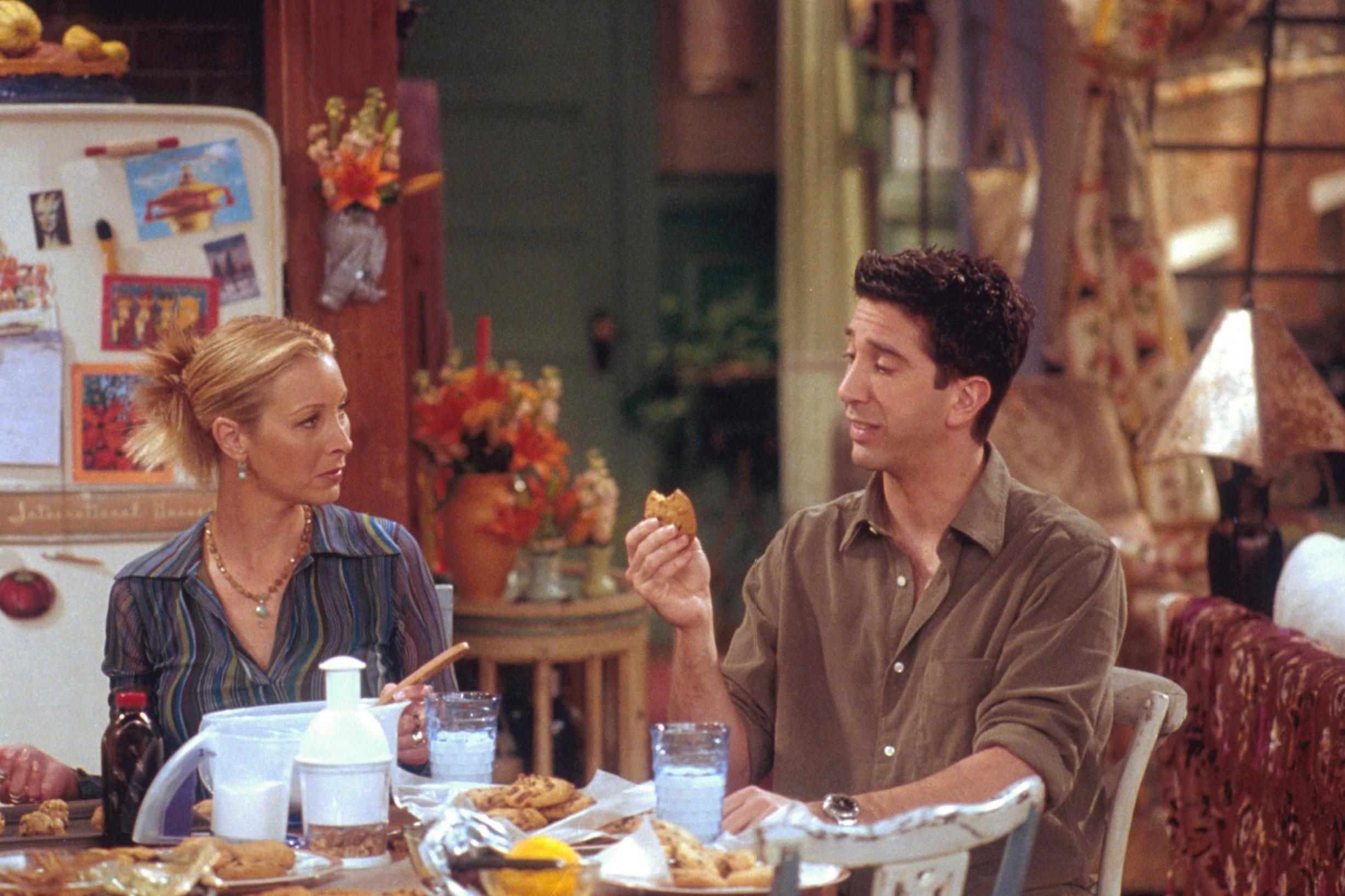 Lisa Kudrow and David Schwimmer in Friends' season seven.