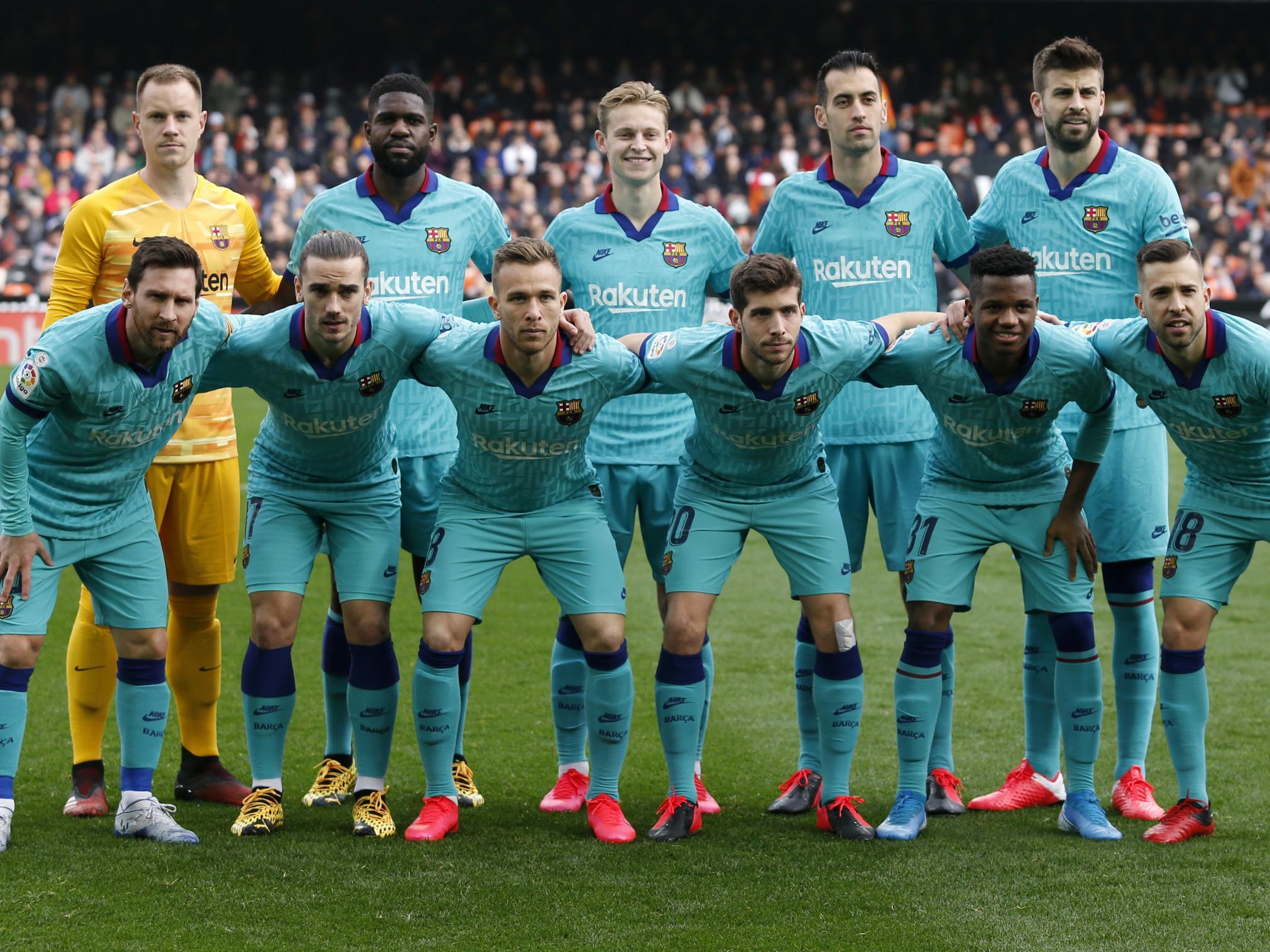 FC Barcelona players pose