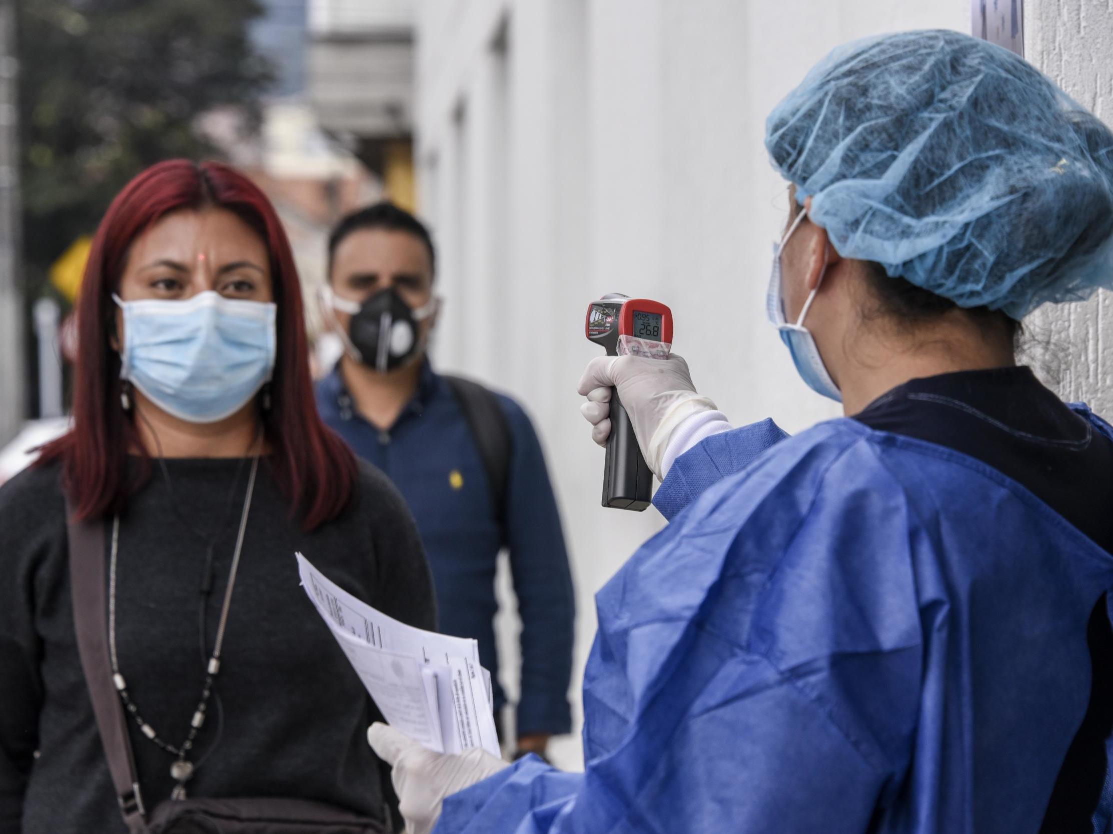 Coronavirus patients most infectious in first week of symptoms, scientists find