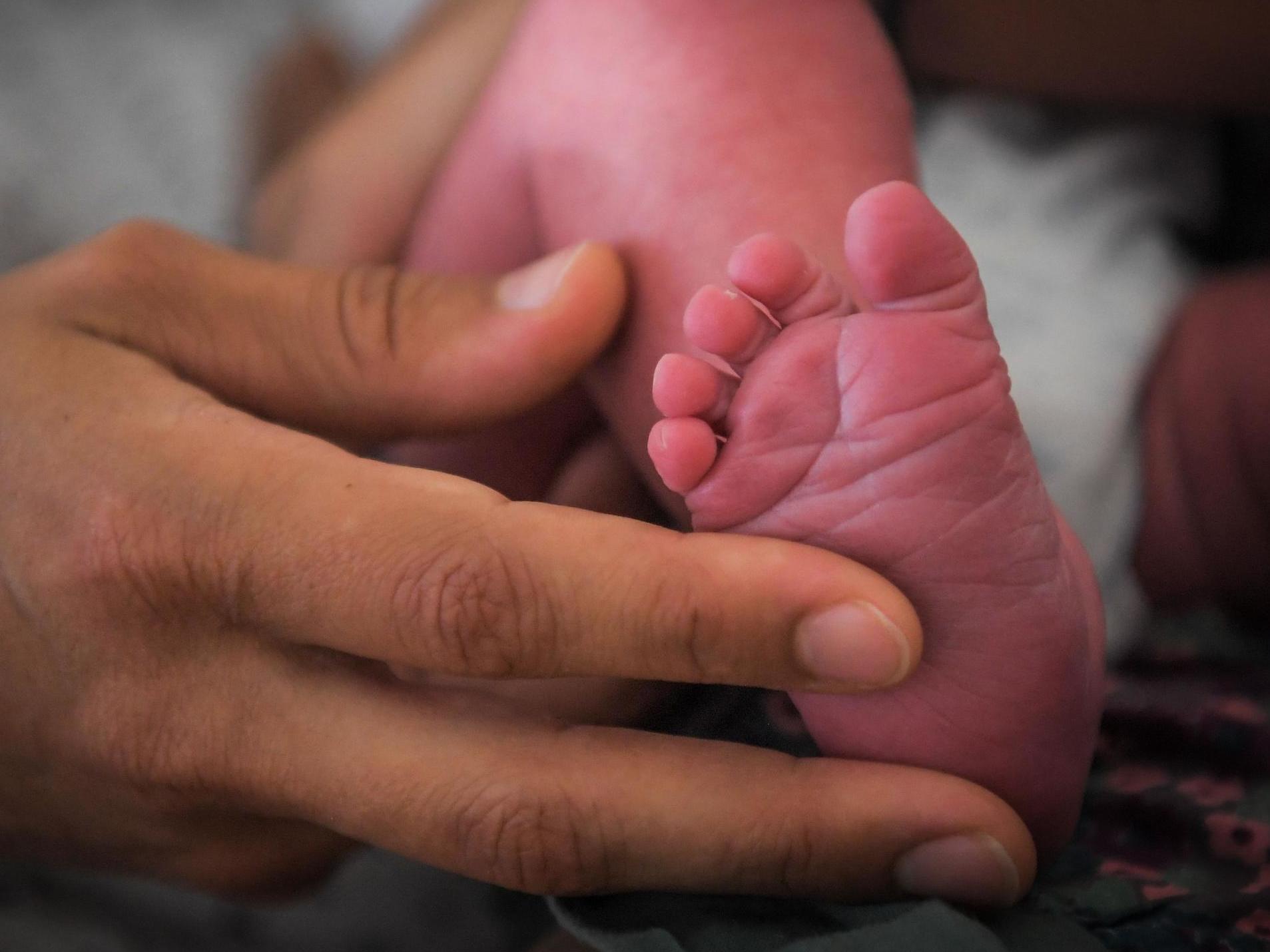 Nurse gives birth while sedated on a ventilator