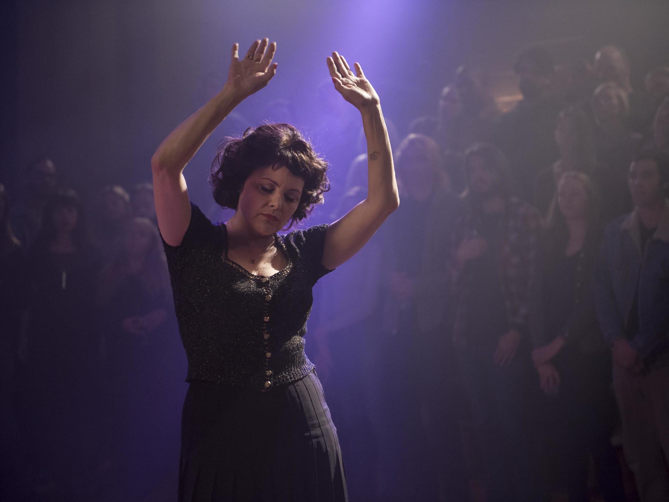 Sherilyn Fenn returned for the 2017 revival series along with almost the entire original cast