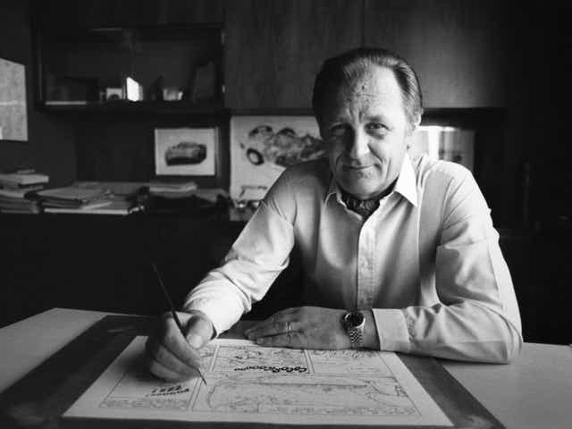 Uderzo working on his sketches in 1983