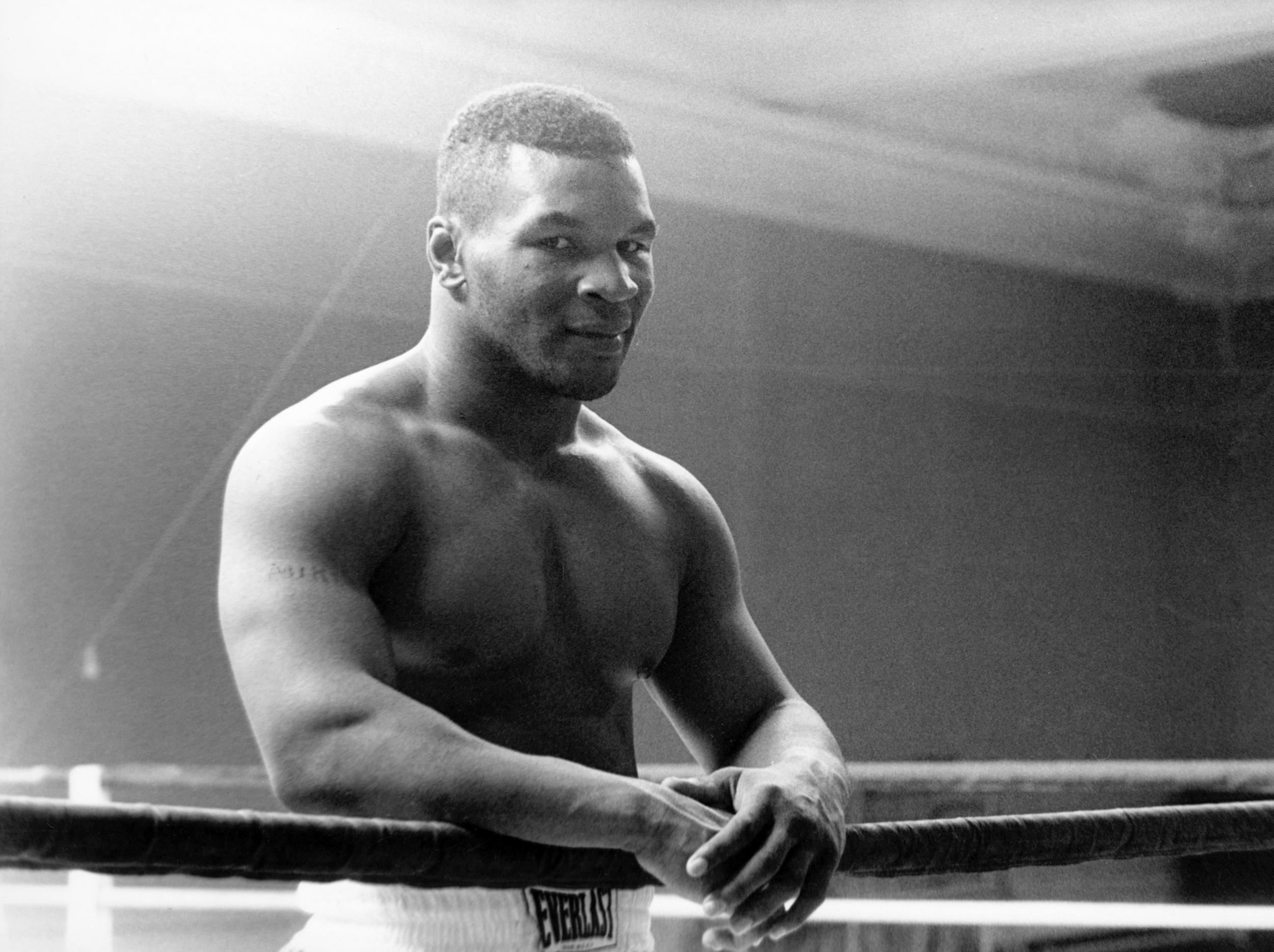 Mike Tyson РјРѕР»РѕРґРѕР№