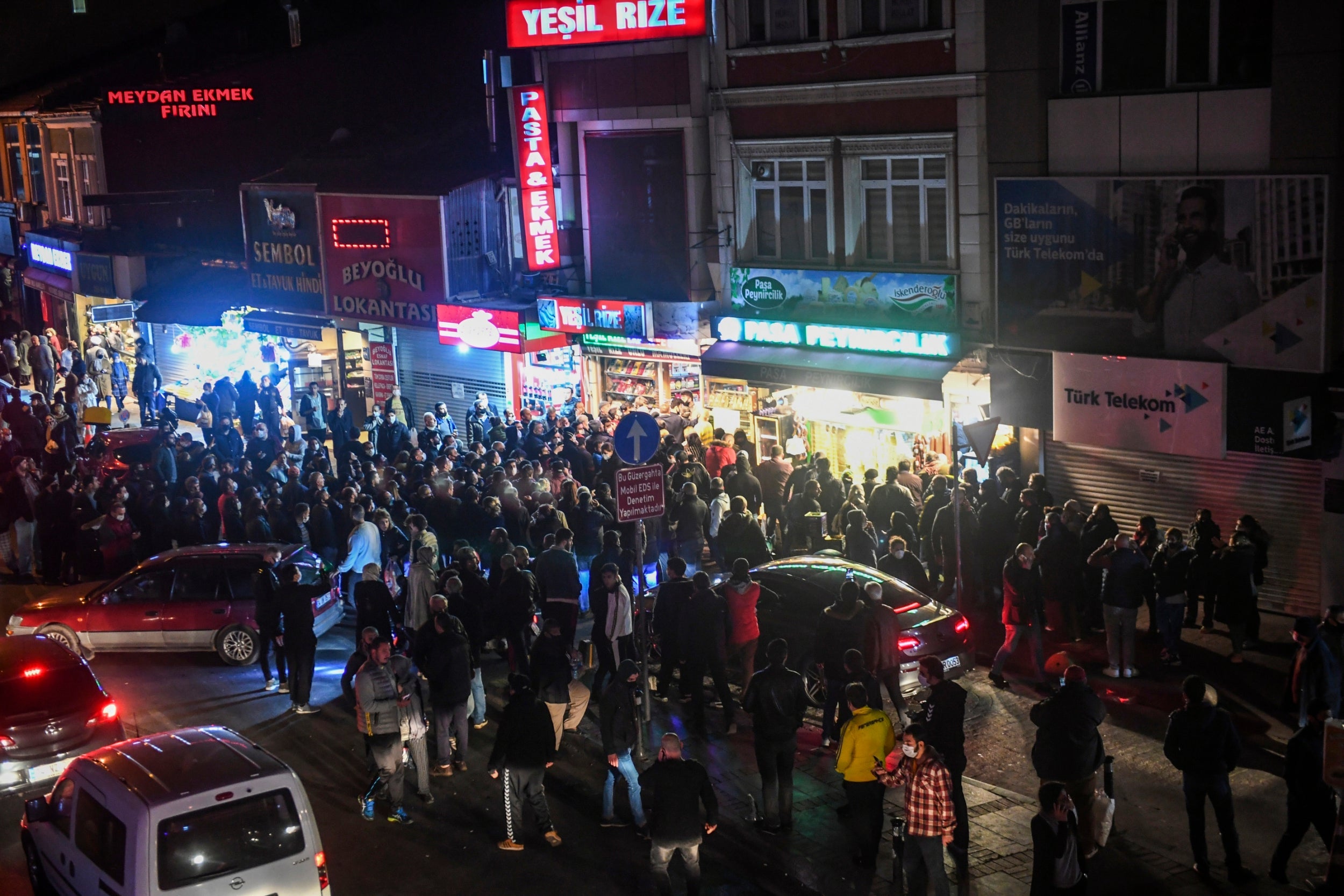 Coronavirus: Chaotic start to draconian weekend curfew imposed on much of Turkey