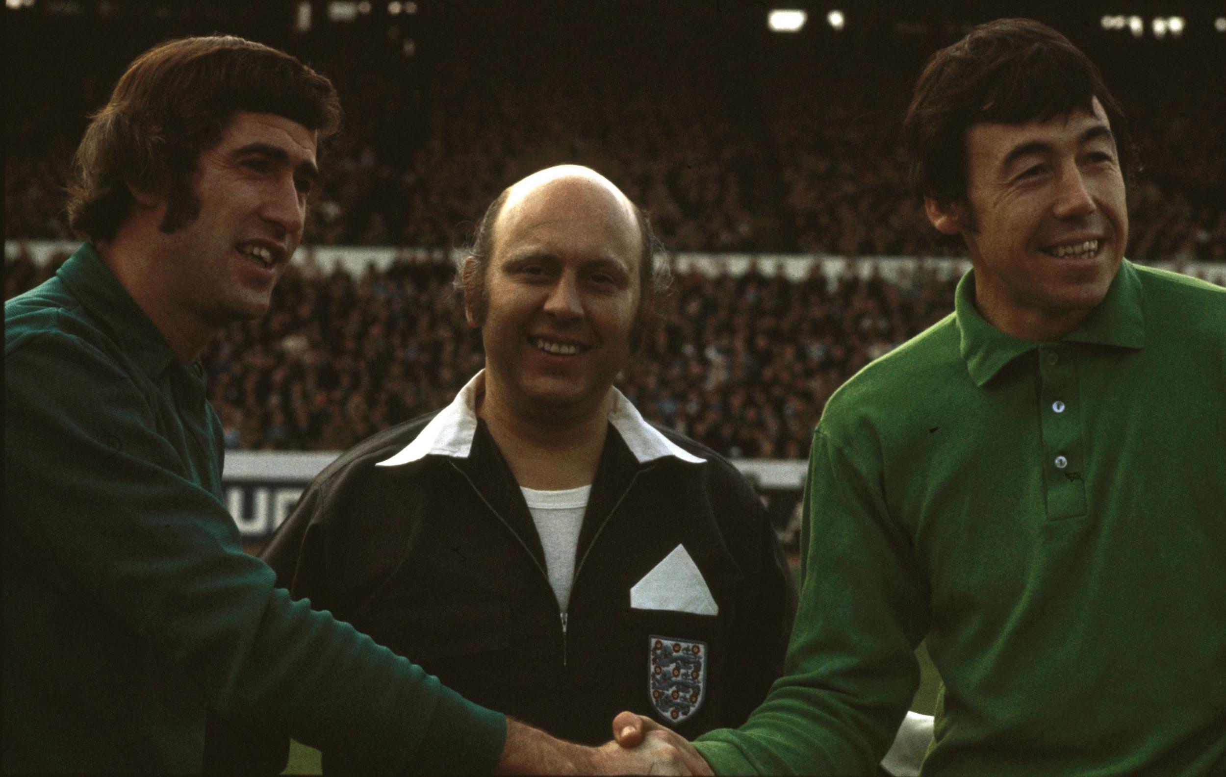 Bonetti and Banks shake hands in 1970