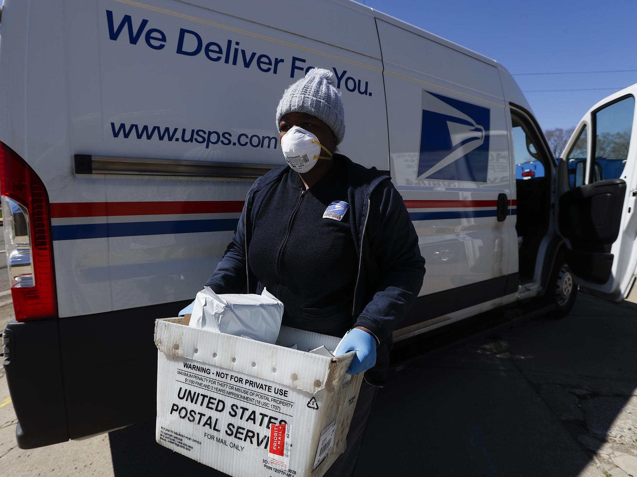 Coronavirus: Trump rejects bailout for &apos;devastated&apos; US postal service thumbnail