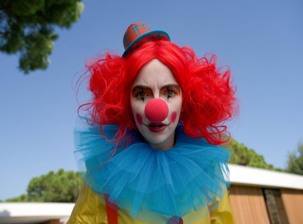 Killing Eve Villanelle S Best Looks From Season 3 The Independent The Independent
