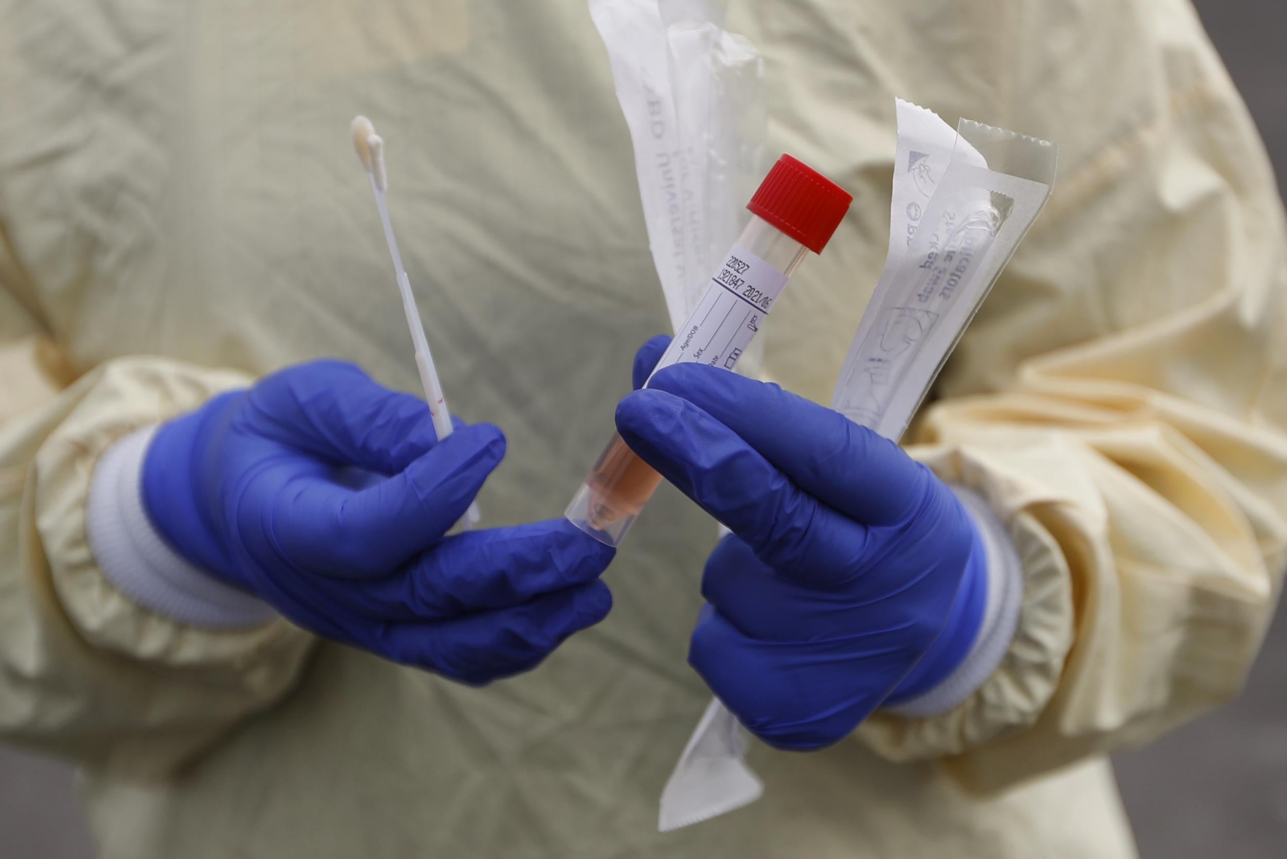US buys 750,000 coronavirus testing kits from South Korea thumbnail